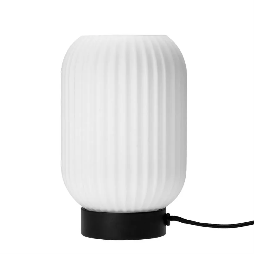 Dyberg Larsen Riflet bordlampe opal glass liten