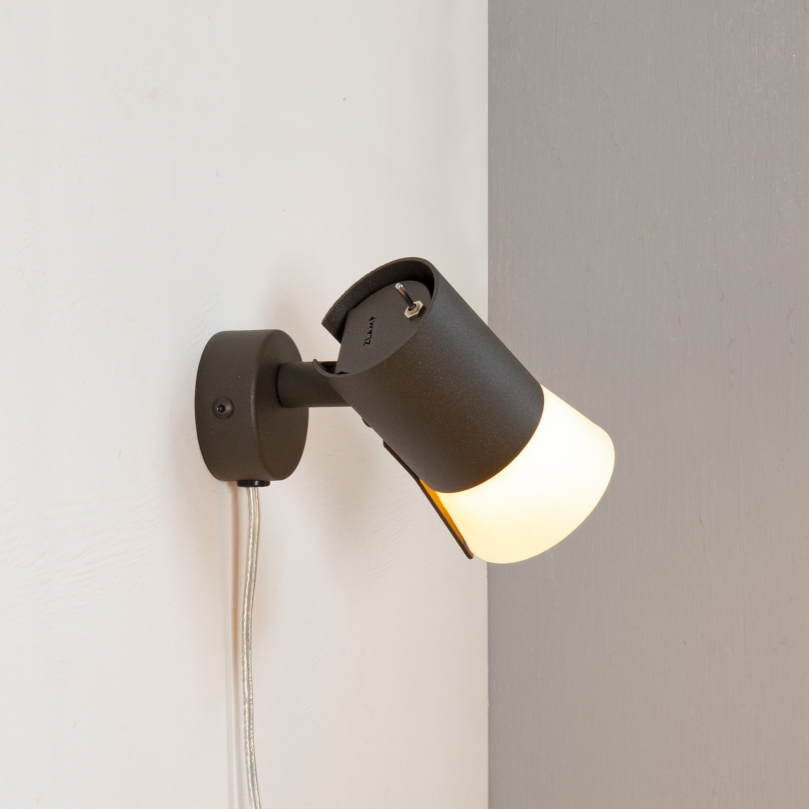 Zlamp Bezzy 138 vegglampe mørkegrå leselampe