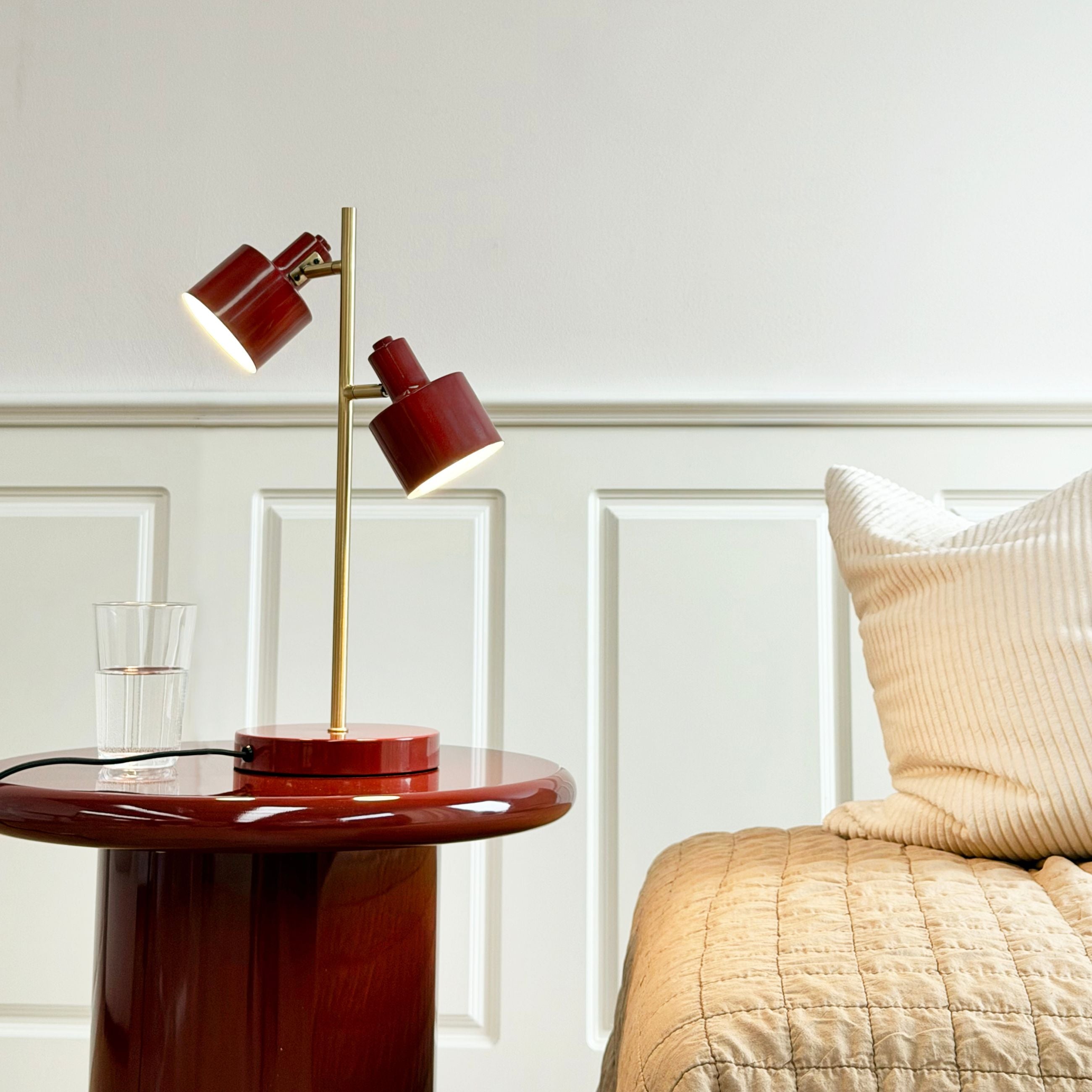 Dyberg Larsen Ocean bordlampe 2 skjermer mørkerød