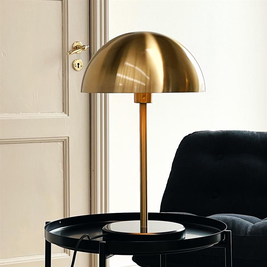 Dyberg Larsen Nancy bordlampe messing marmor