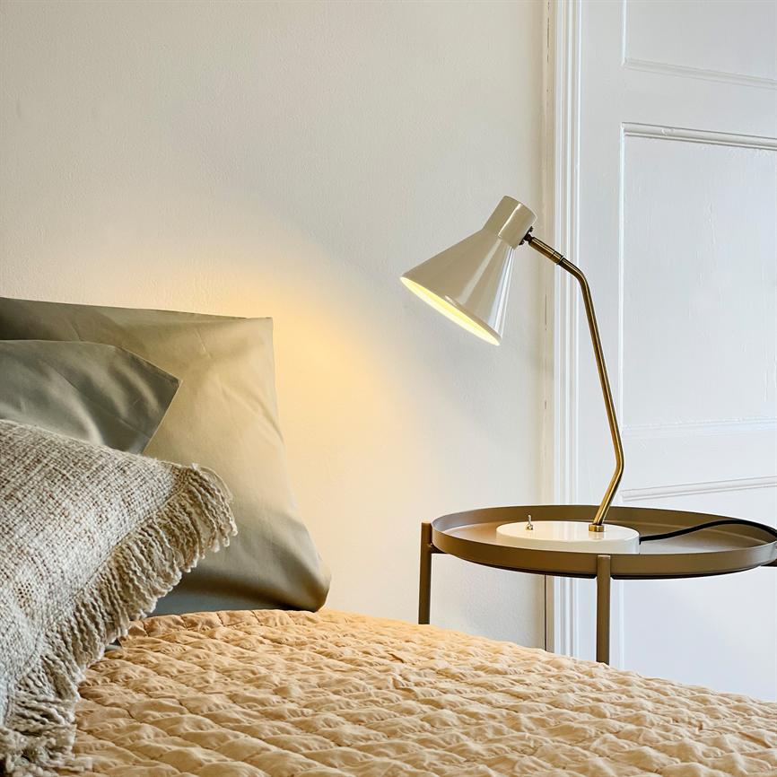 Dyberg Larsen Sleep bordlampe kitt hvit