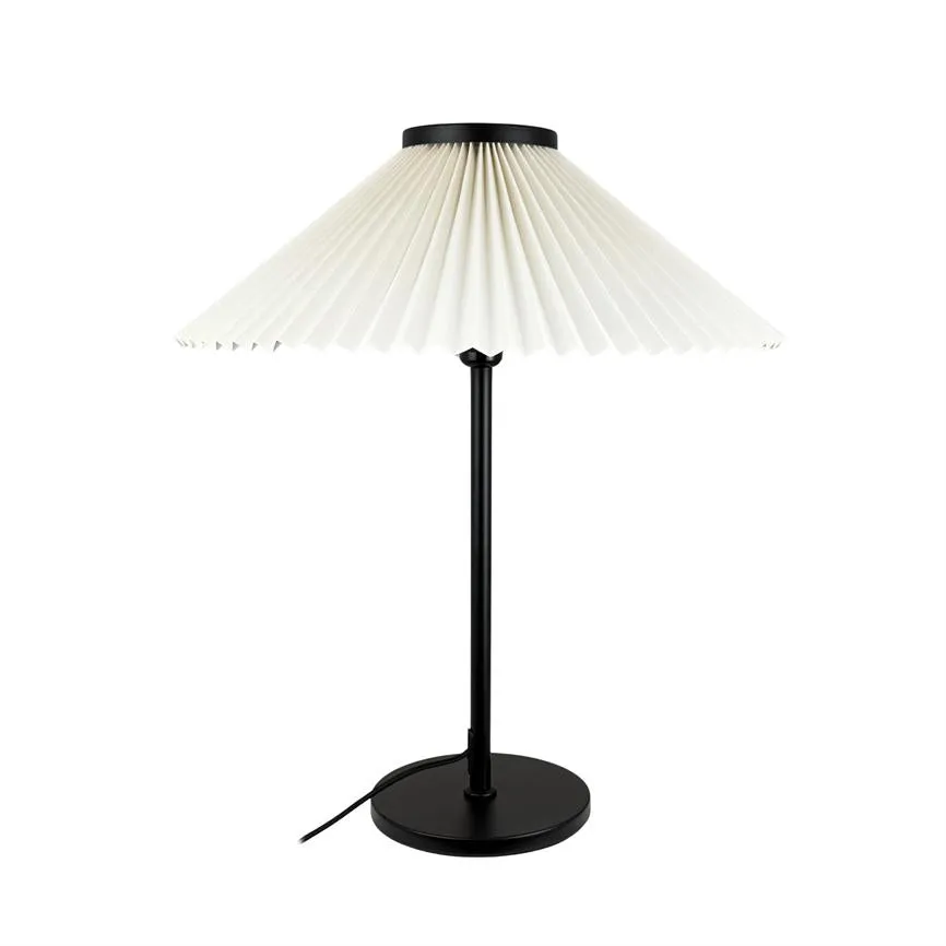 Dyberg Larsen Plissé bordlampe plissert