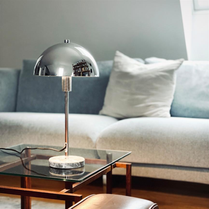 Dyberg Larsen Stockholm bordlampe krom marmor