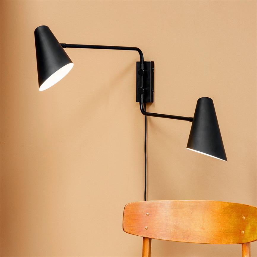 Dyberg Larsen Cale vegglampe sort justerbar
