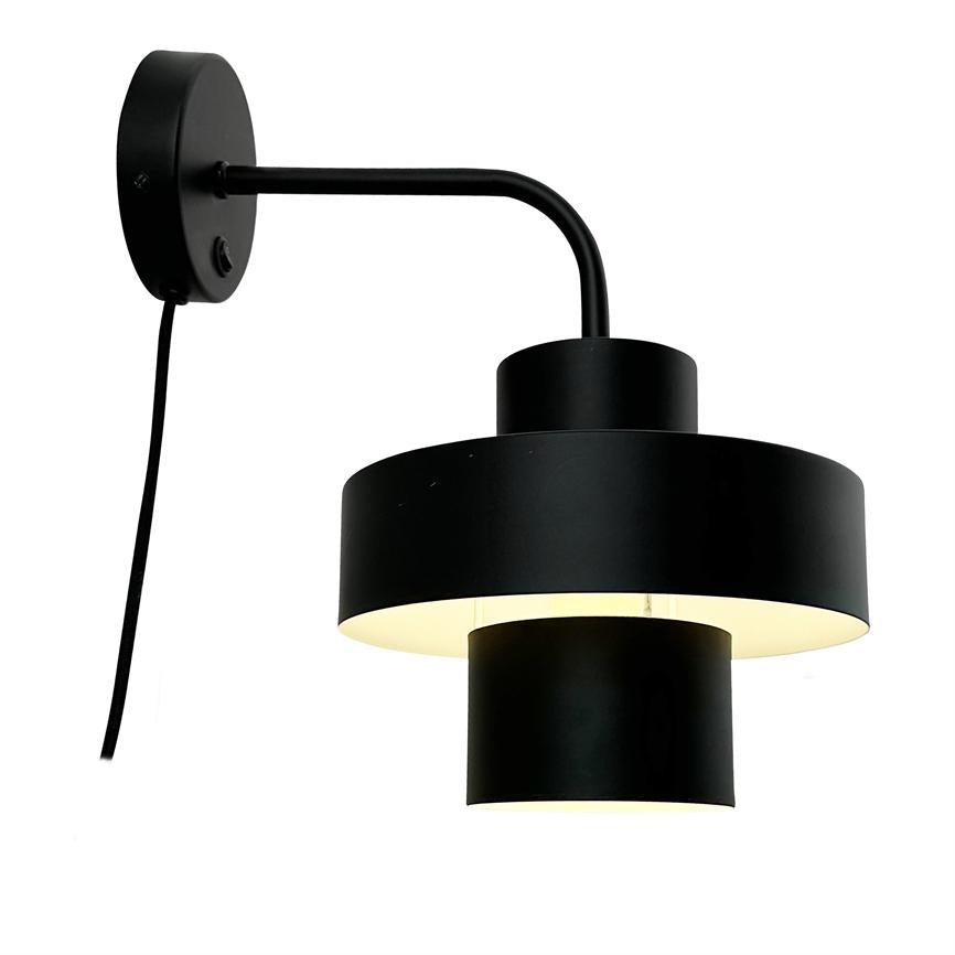 Dyberg Larsen Stoke vegglampe svart matt Bauhaus