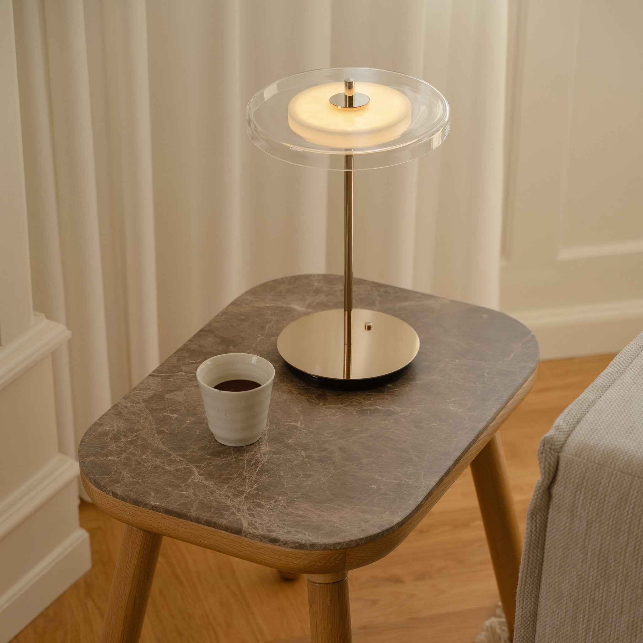 UMAGE Asteria Move bordlampe glass oppladbar