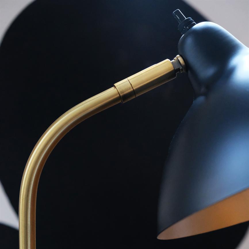Dyberg Larsen Futura bordlampe sort messing vipbar