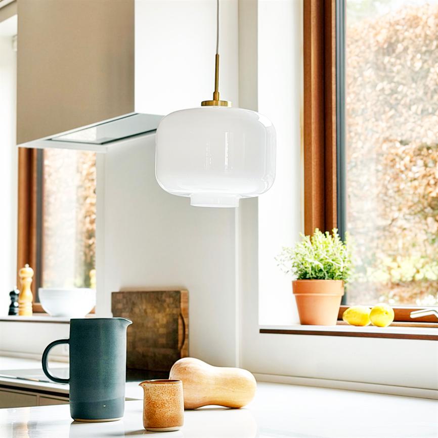 Dyberg Larsen ARP pendel Ø25 opal messing glass