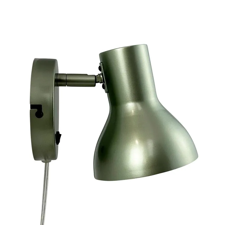 Dyberg Larsen Bob vegglampe metallic grønn justerbar