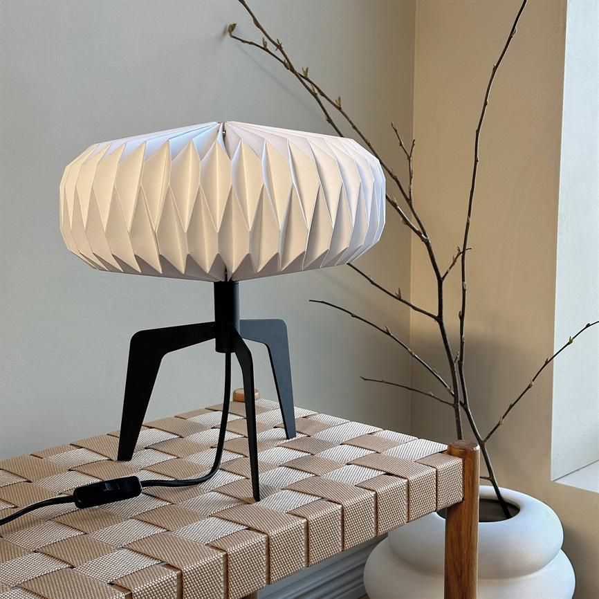 Dyberg Larsen Ventnor bordlampe papirskjerm natur