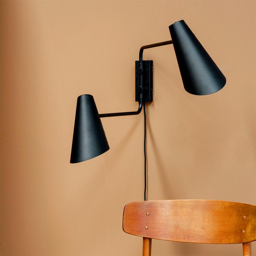 Dyberg Larsen Cale vegglampe svart justerbar
