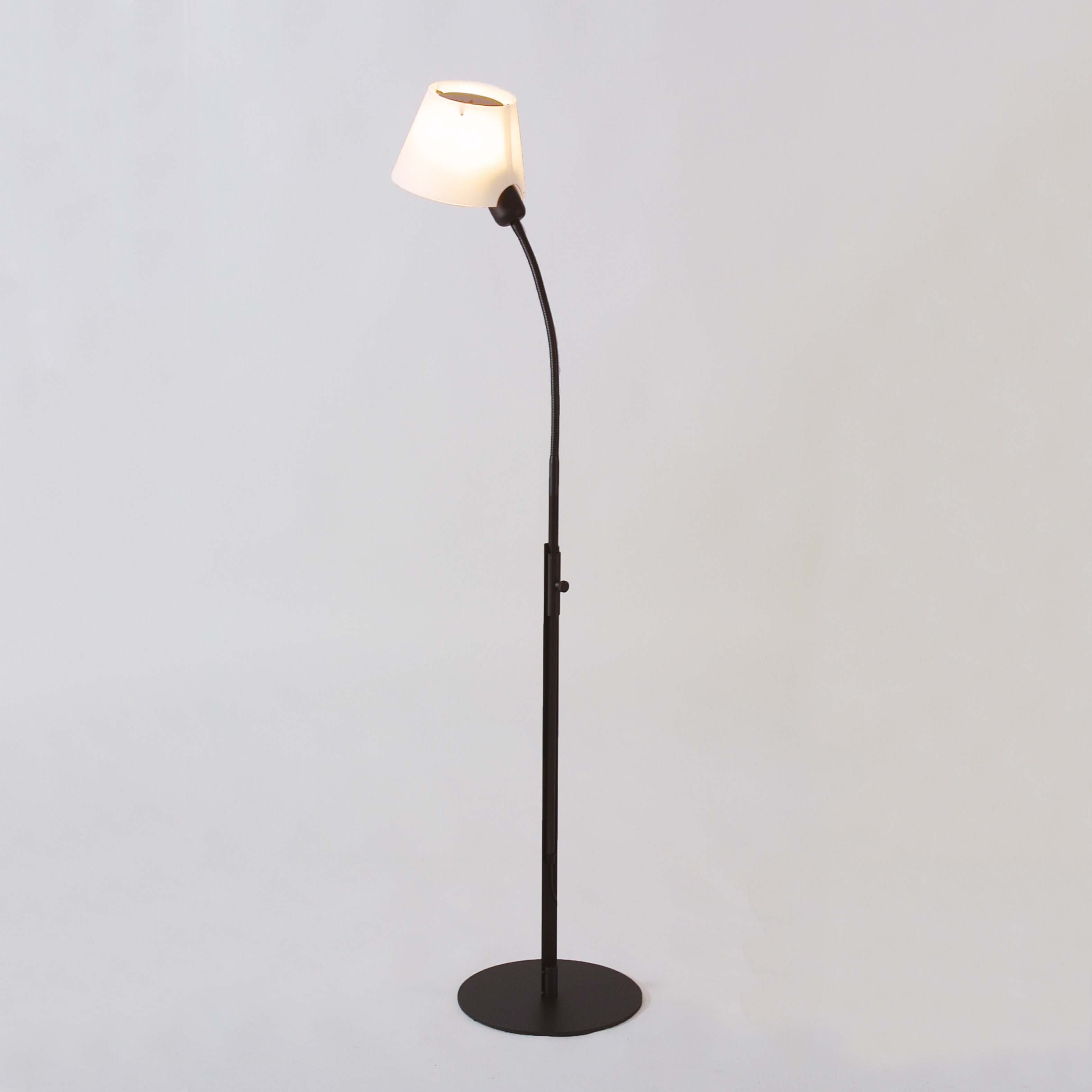 Zlamp Vega 147-1711 gulvlampe justerbar mørkegrå