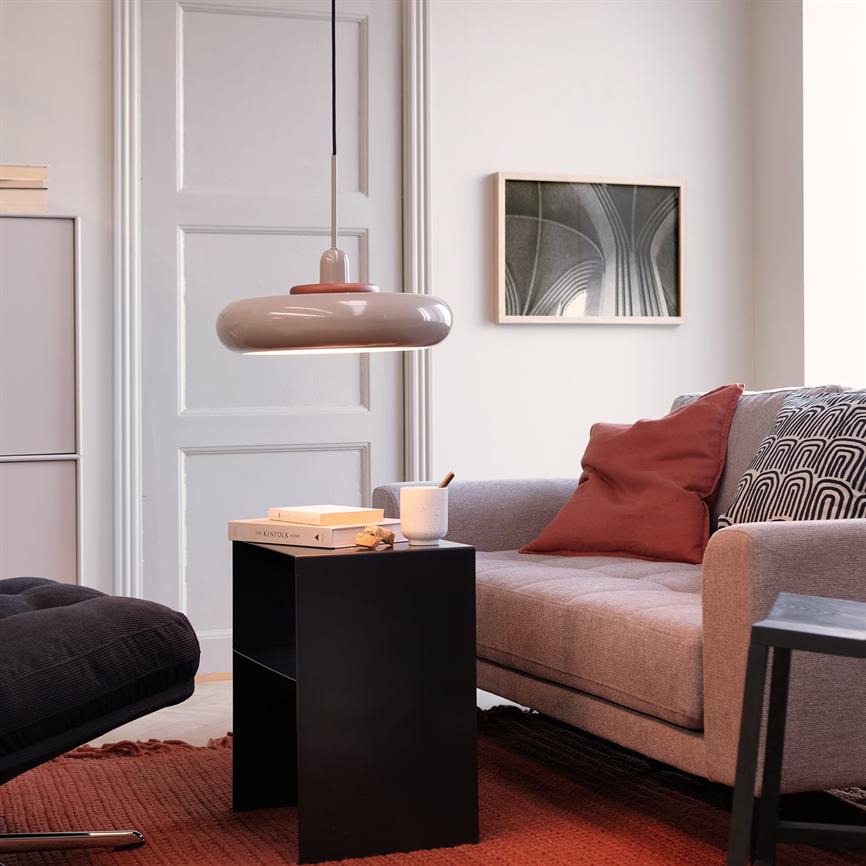 Dyberg Larsen Planet pendel latte trelook spisebord