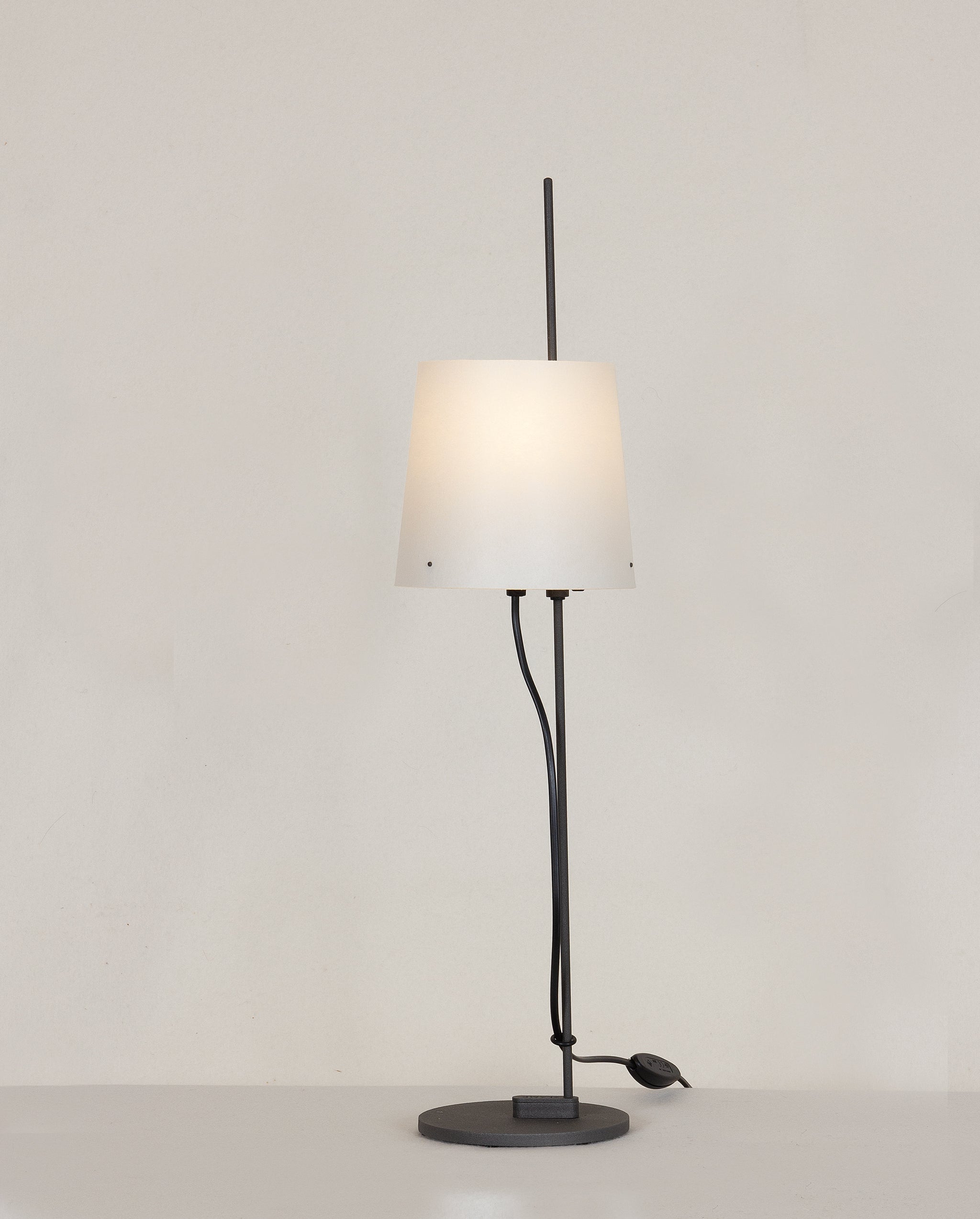 Zlamp Olga 320-1613 bordlampe mørkegrå mulbær