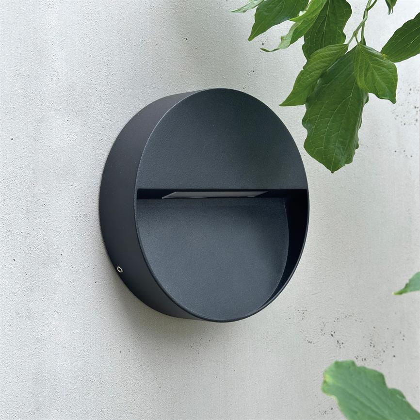 Dyberg Larsen Pluto utelampe vegg svart aluminium
