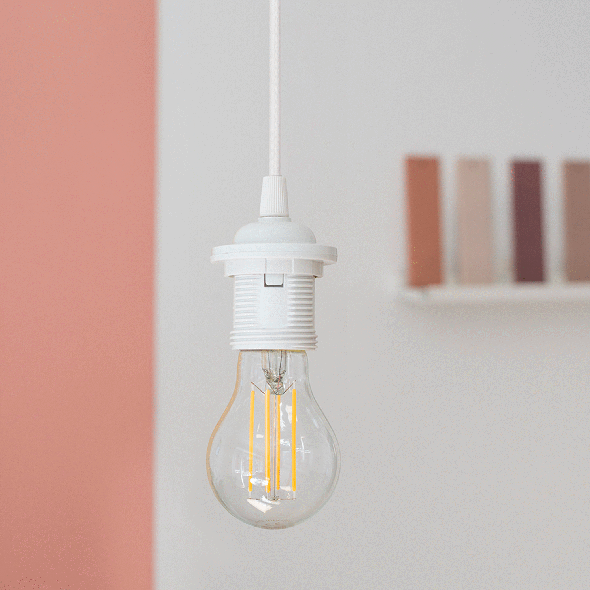 UMAGE Good Idea E27 LED-pære varm hvit