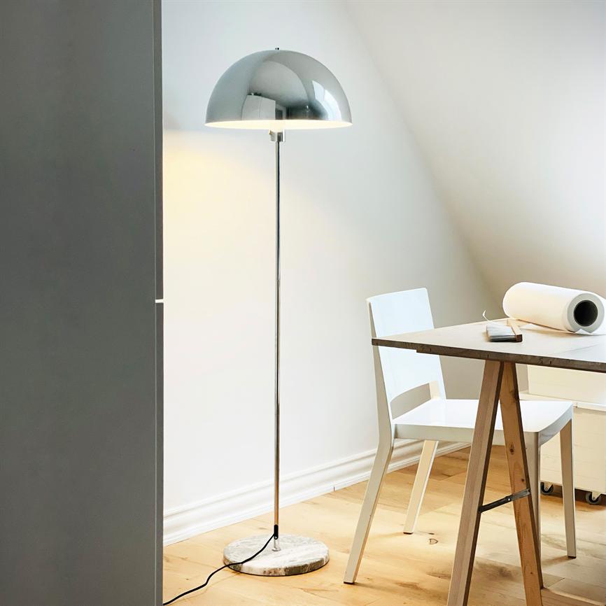 Dyberg Larsen Stockholm gulvlampe krom marmor leselys