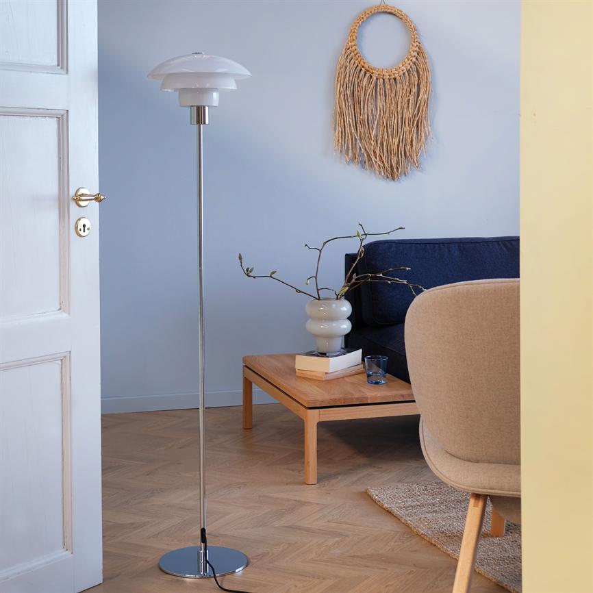 Dyberg Larsen Morph gulvlampe 137 cm opal krom