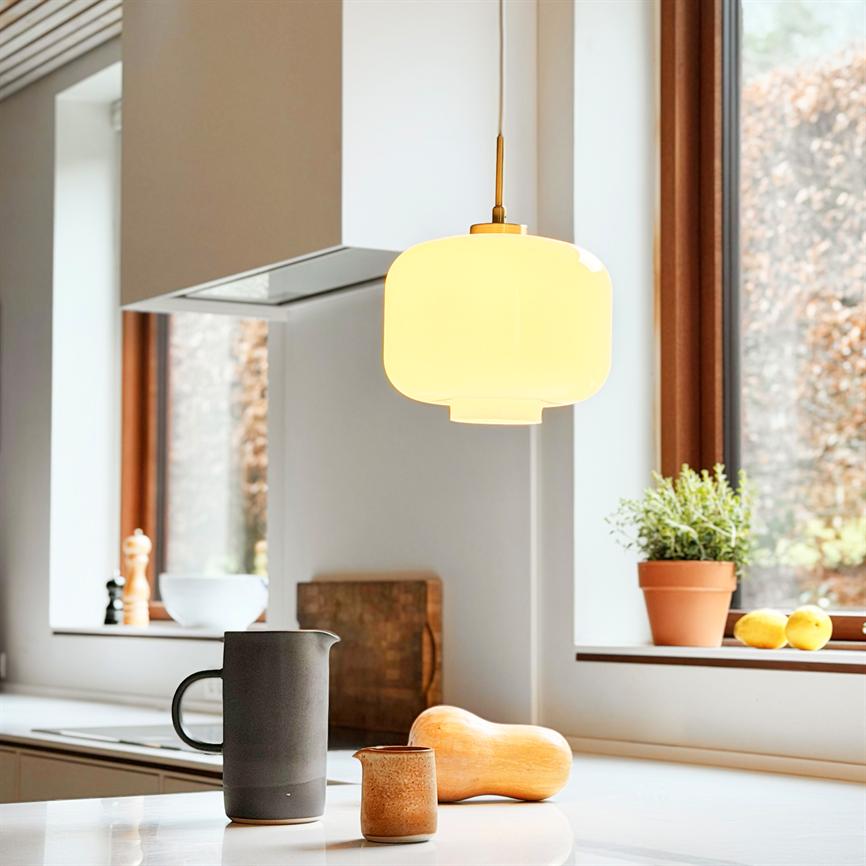 Dyberg Larsen ARP pendel Ø25 opal messing glass