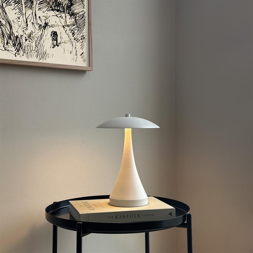 Dyberg Larsen Vienna bordlampe hvit LED oppladbar
