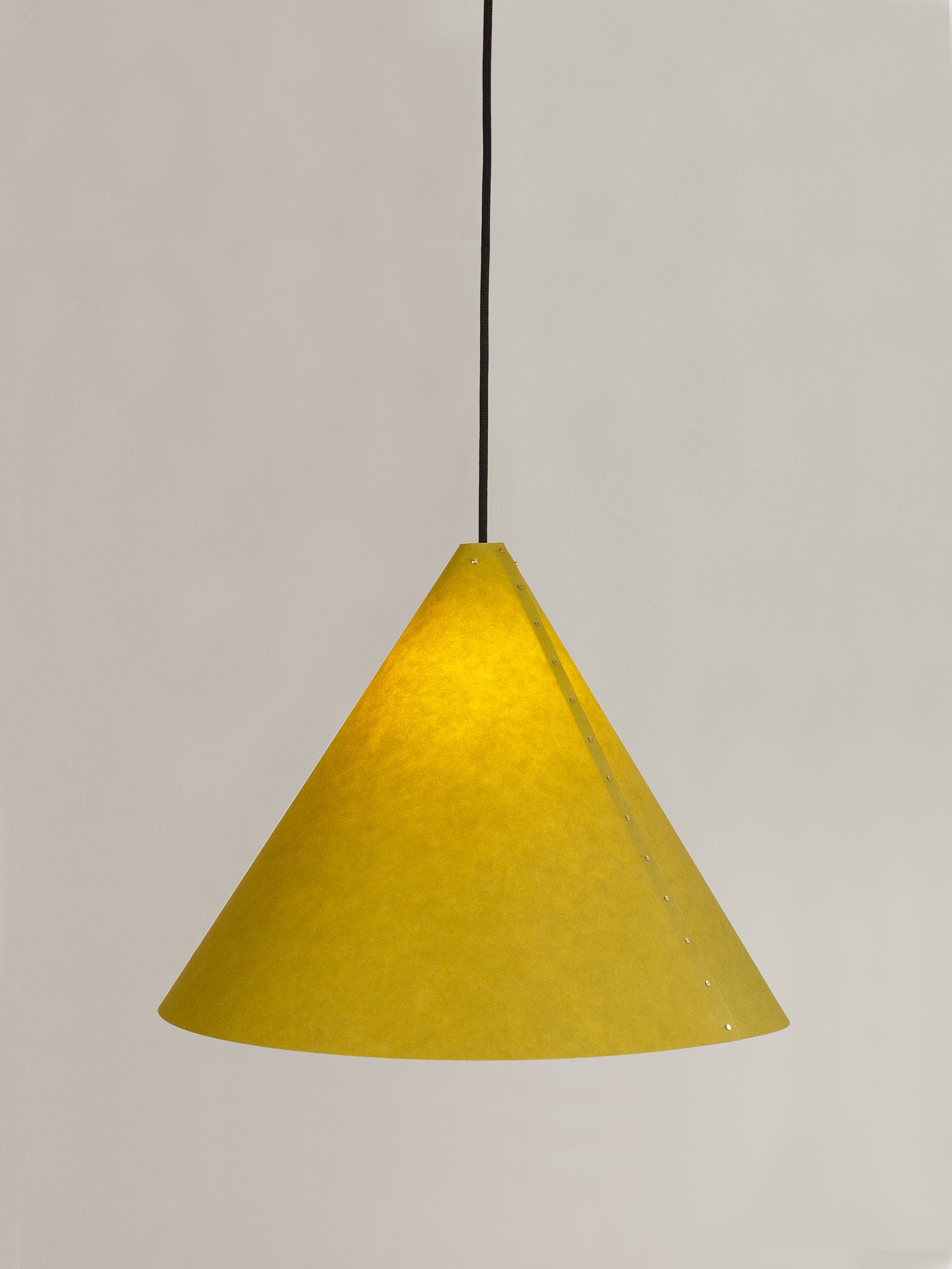 Zlamp Spiss pendel 48 cm hvit morbærpapir