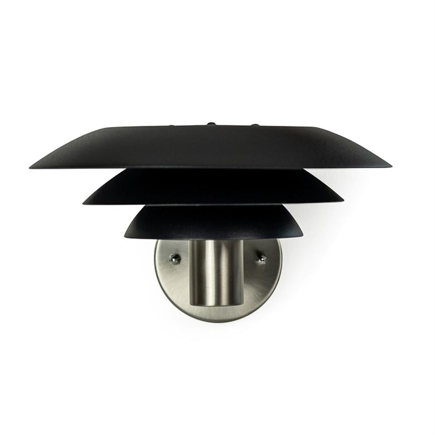 Dyberg Larsen DL25 vegglampe ute svart stål