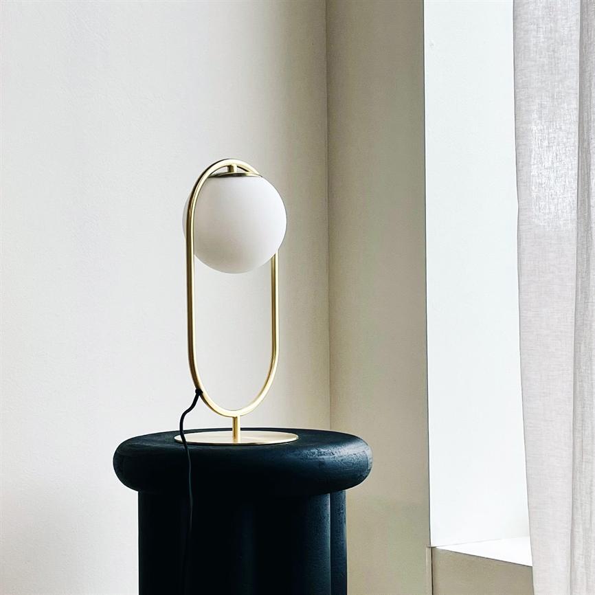 Dyberg Larsen Reims bordlampe messing/opal E27