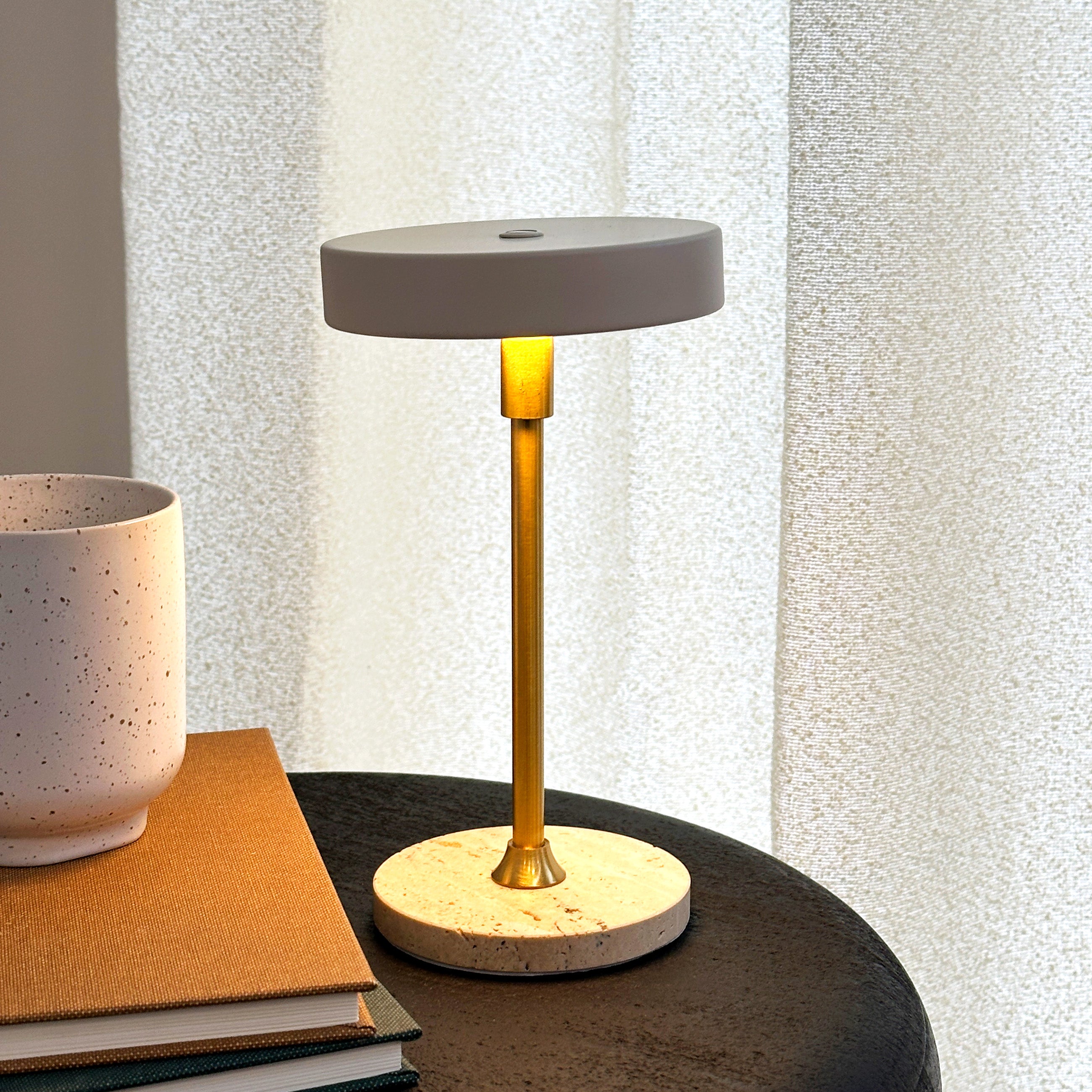 Dyberg Larsen Moonlight Mini bordlampe beige travertin