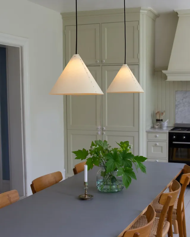 Zlamp Spiss 150-3403 pendel 34 cm off-white kjegle