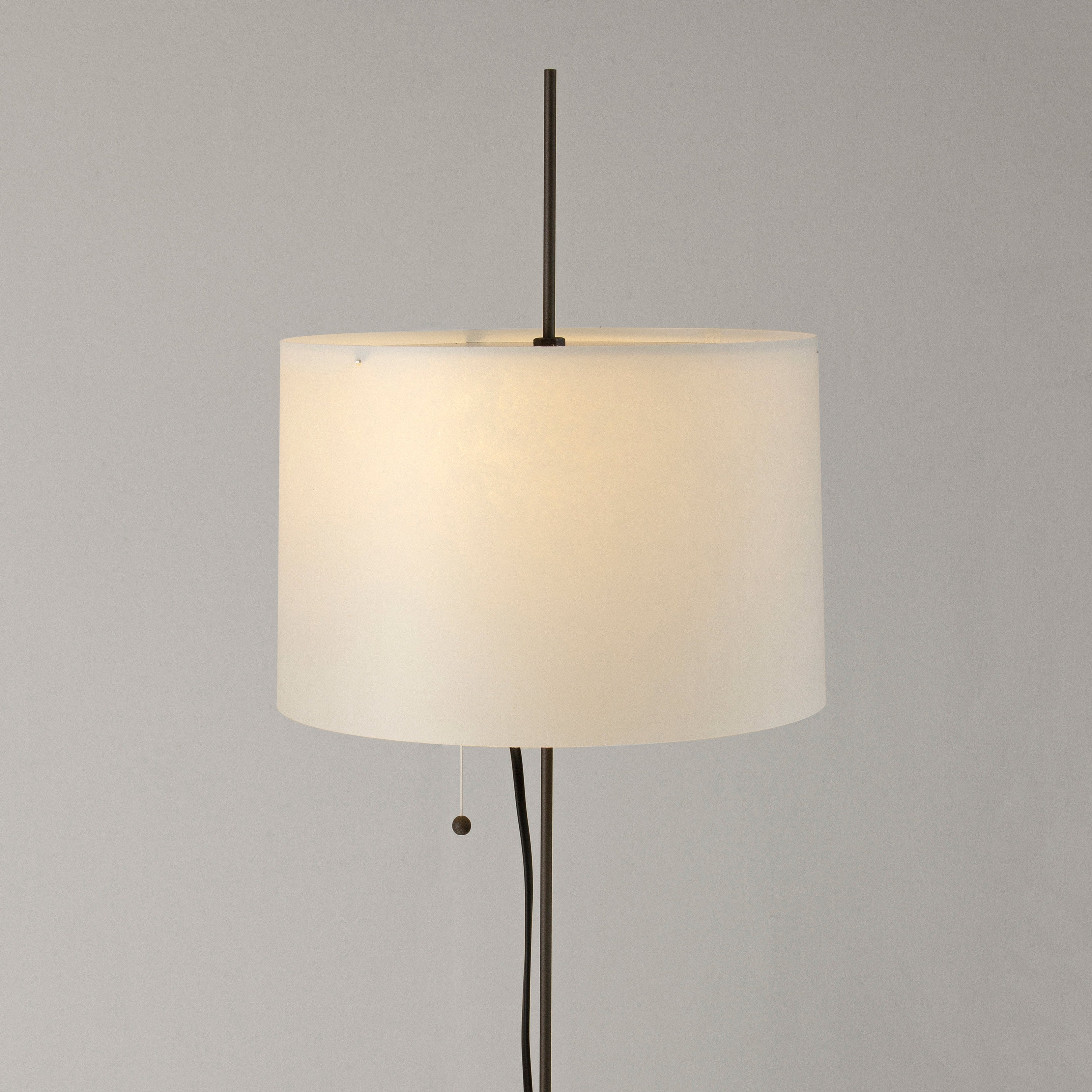Zlamp Zladd liten gulvlampe mørkegrå papir