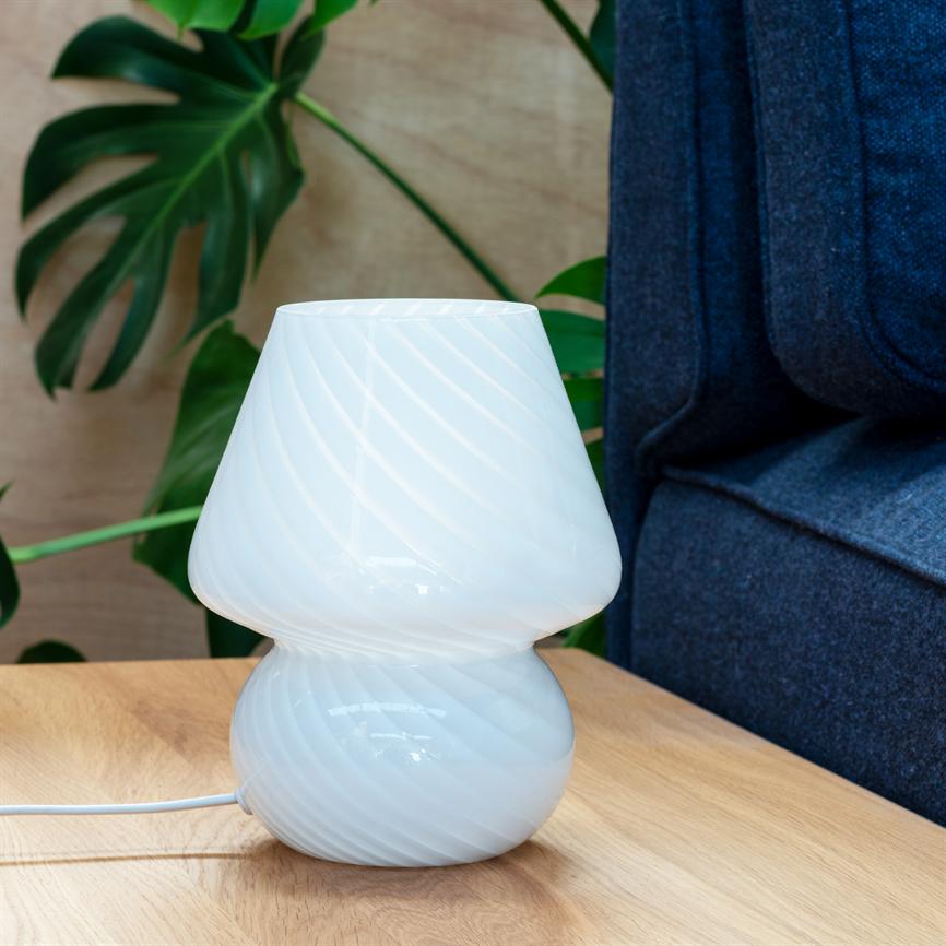 Dyberg Larsen Fanny bordlampe hvit glass