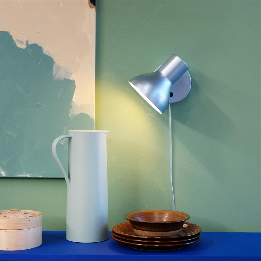 Dyberg Larsen Bob vegglampe blå metallic svingbar