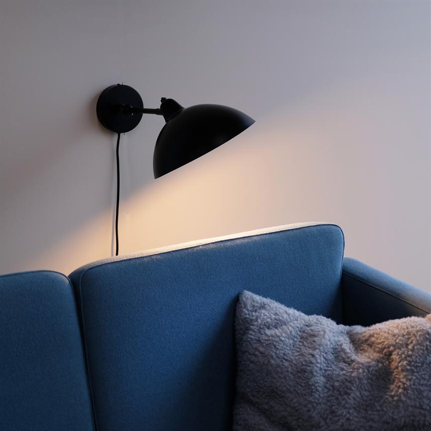 Dyberg Larsen Futura vegglampe svart vridbar