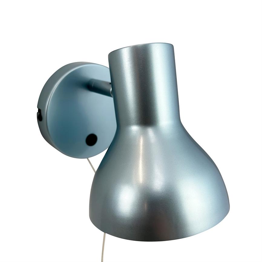 Dyberg Larsen Bob vegglampe blå metallic svingbar