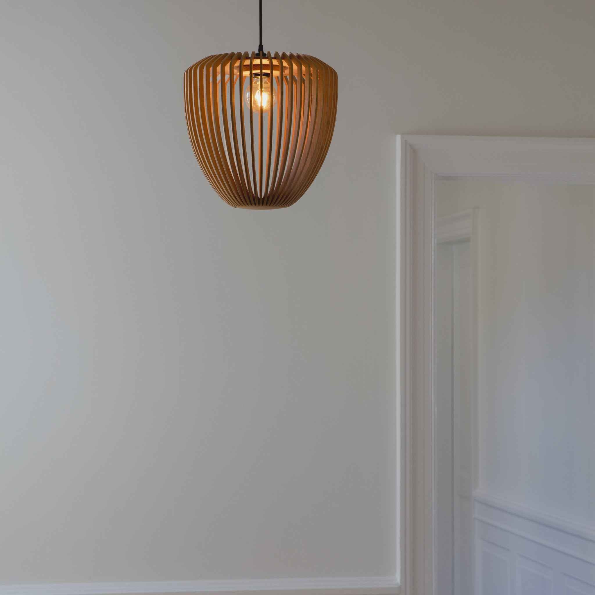Umage Clava Wood lampskjerm tre pendel skulptur