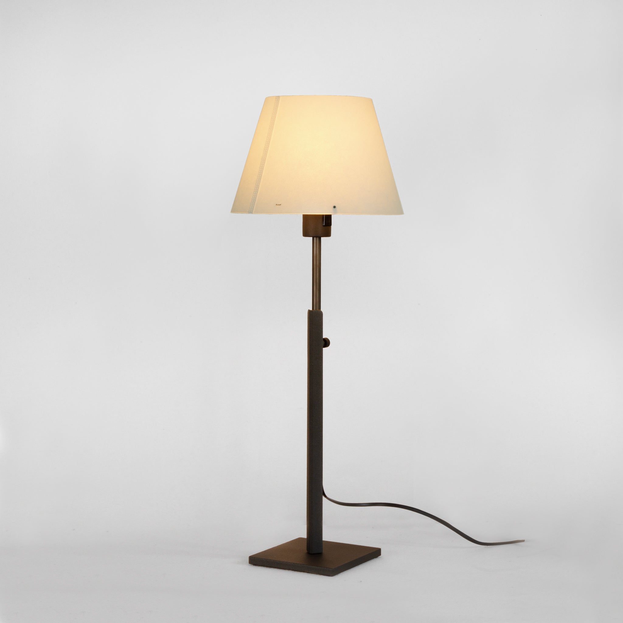 Zlamp Vega 120-2515 bordlampe stor E27 mulbær