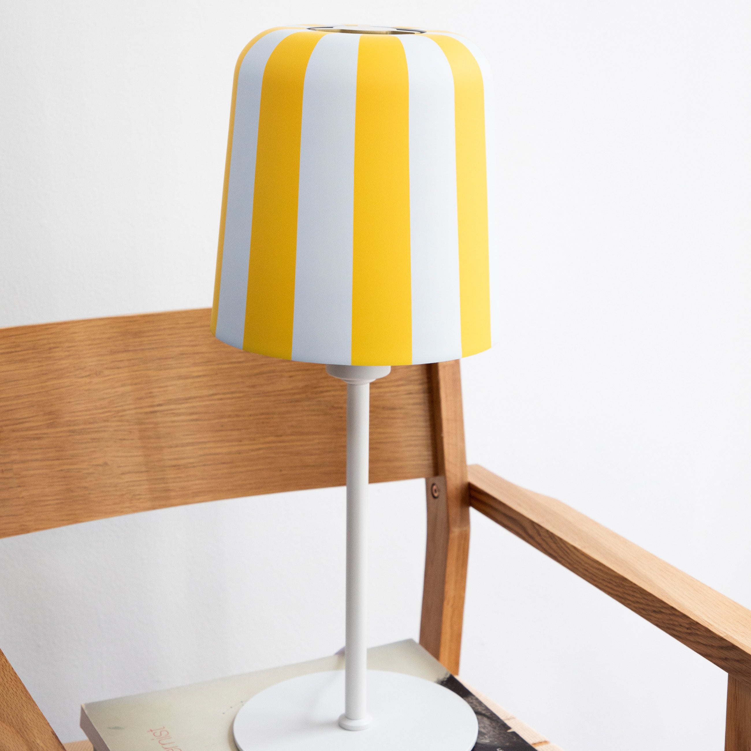 Dyberg Larsen Gry bordlampe gul stripet