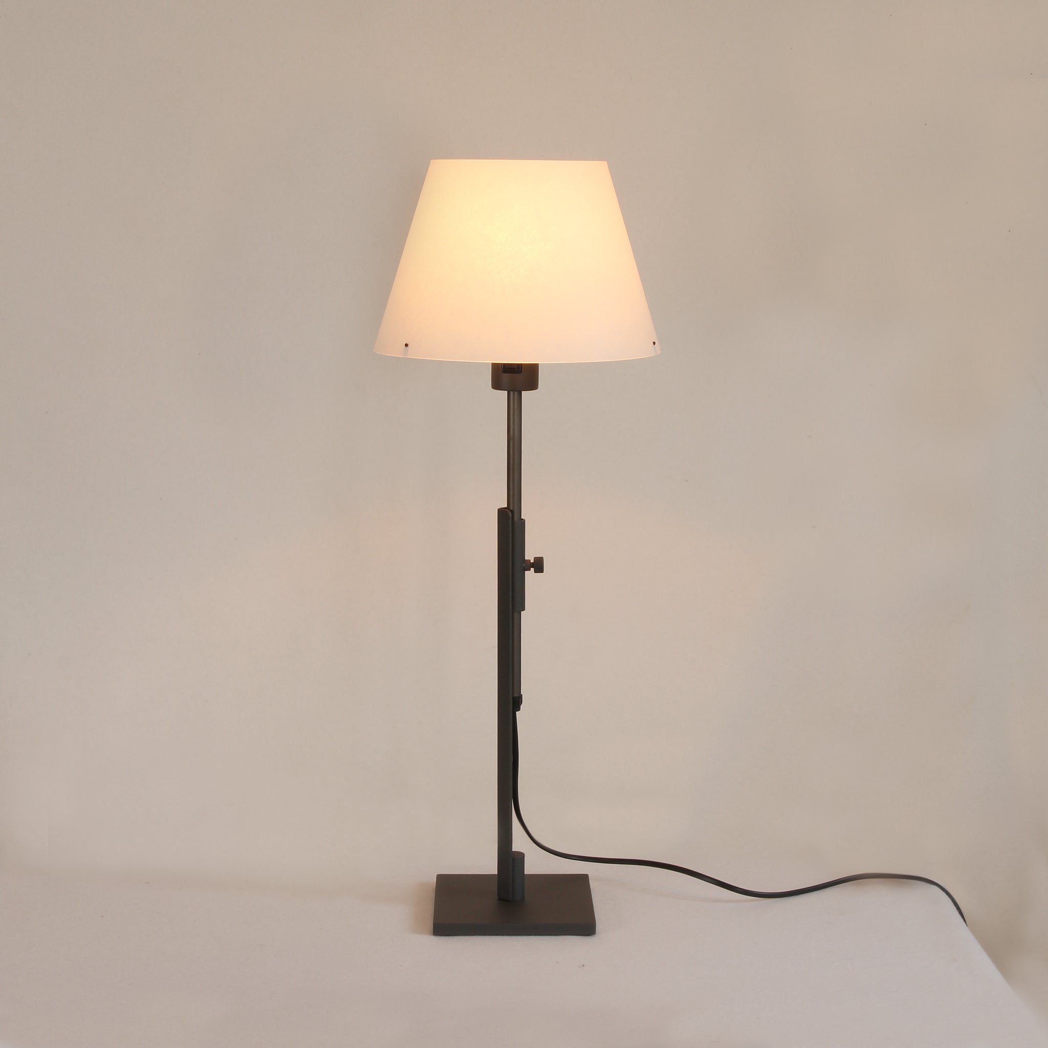 Zlamp Vega 120-2515 bordlampe stor E27 mulbær