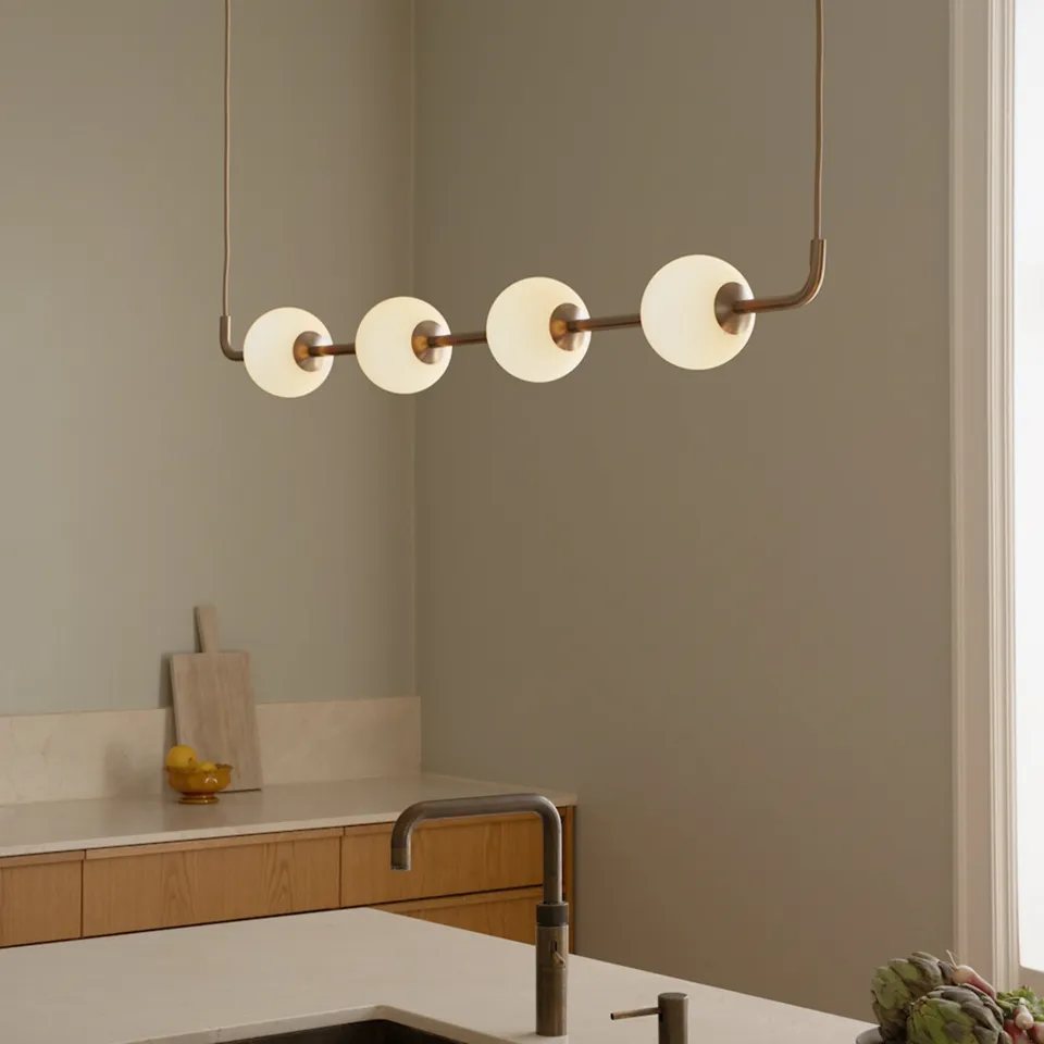 Umage Audrey Linear pendellampe opalglass 4 kuler