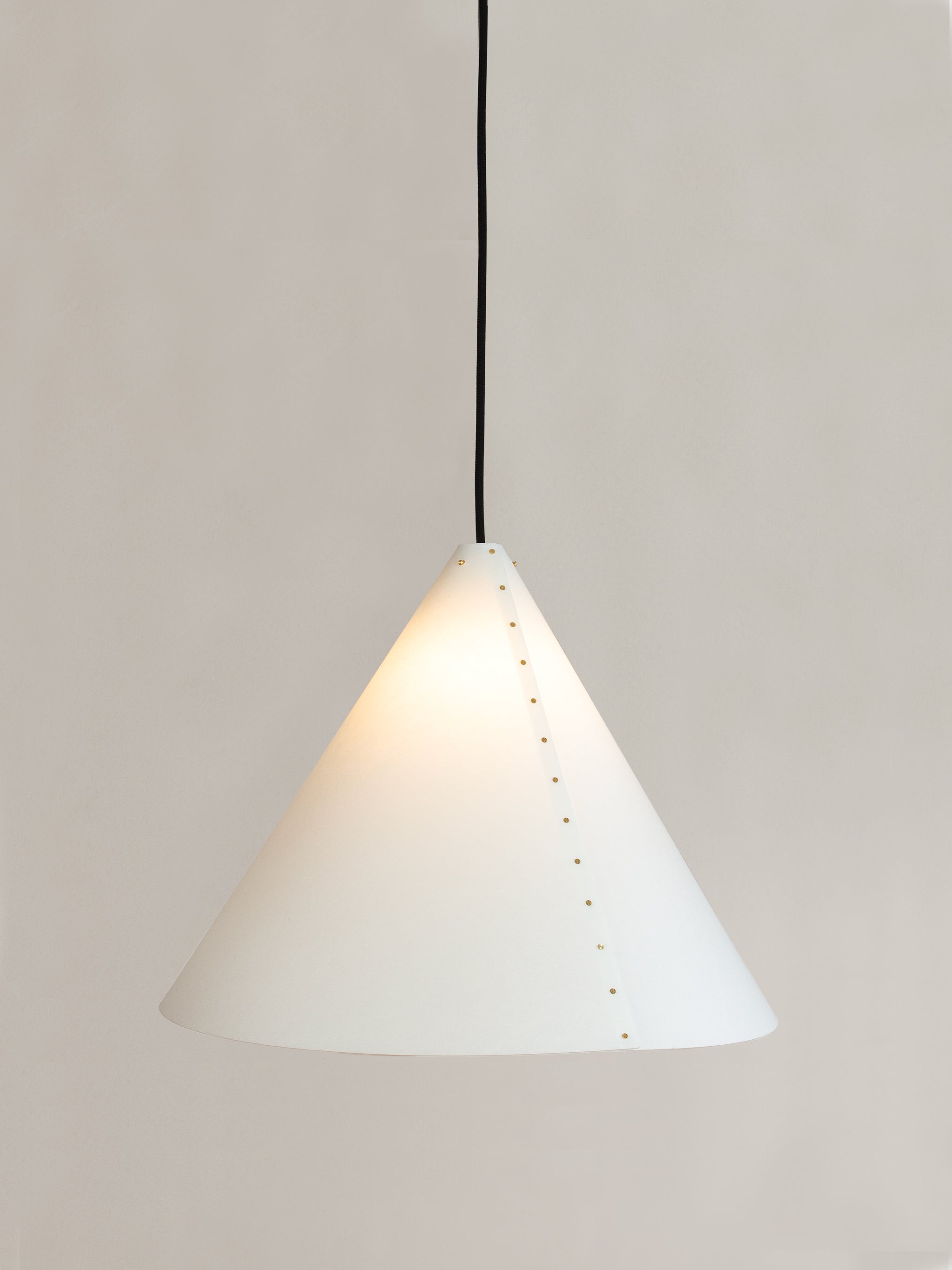 Zlamp Spiss pendel 48 cm hvit morbærpapir