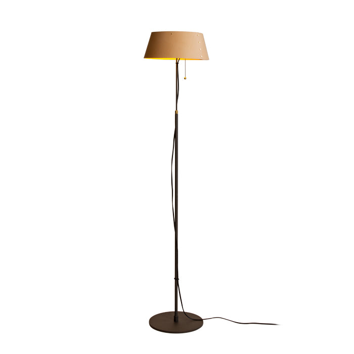 Zlamp Karl gulvlampe cognac lærskjerm greige