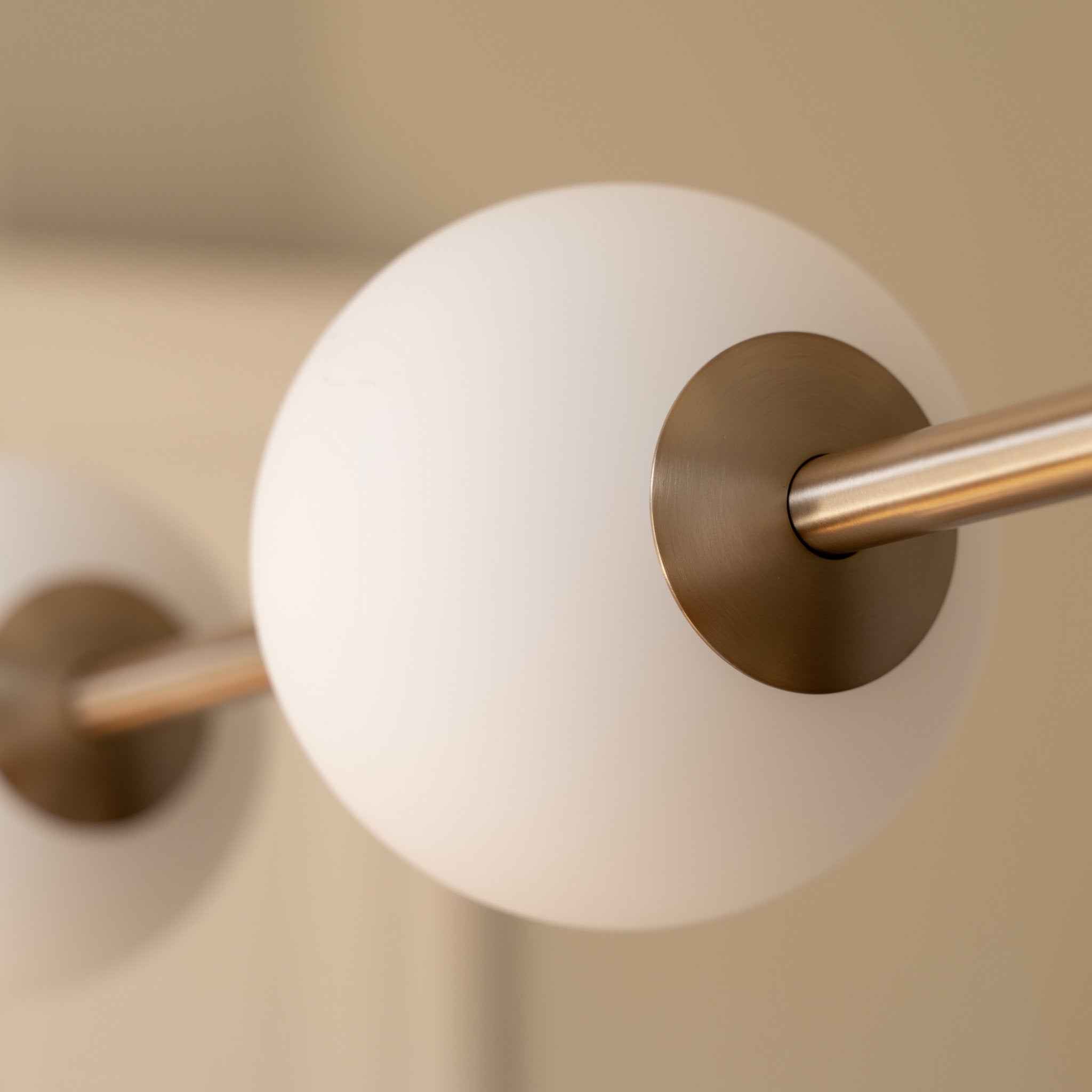 Umage Audrey Linear pendellampe opalglass 4 kuler