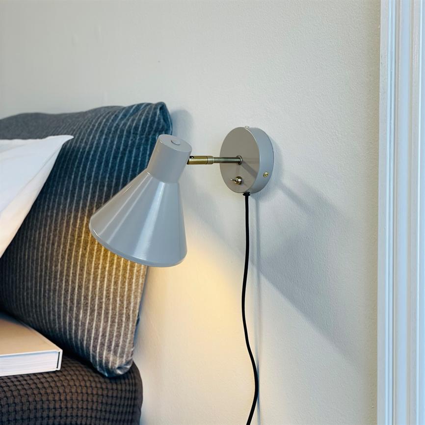 Dyberg Larsen Sleep vegglampe brun varm dimbar
