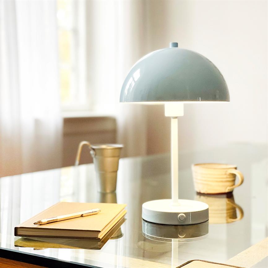 Dyberg Larsen Stockholm 2.0 bordlampe isblå LED