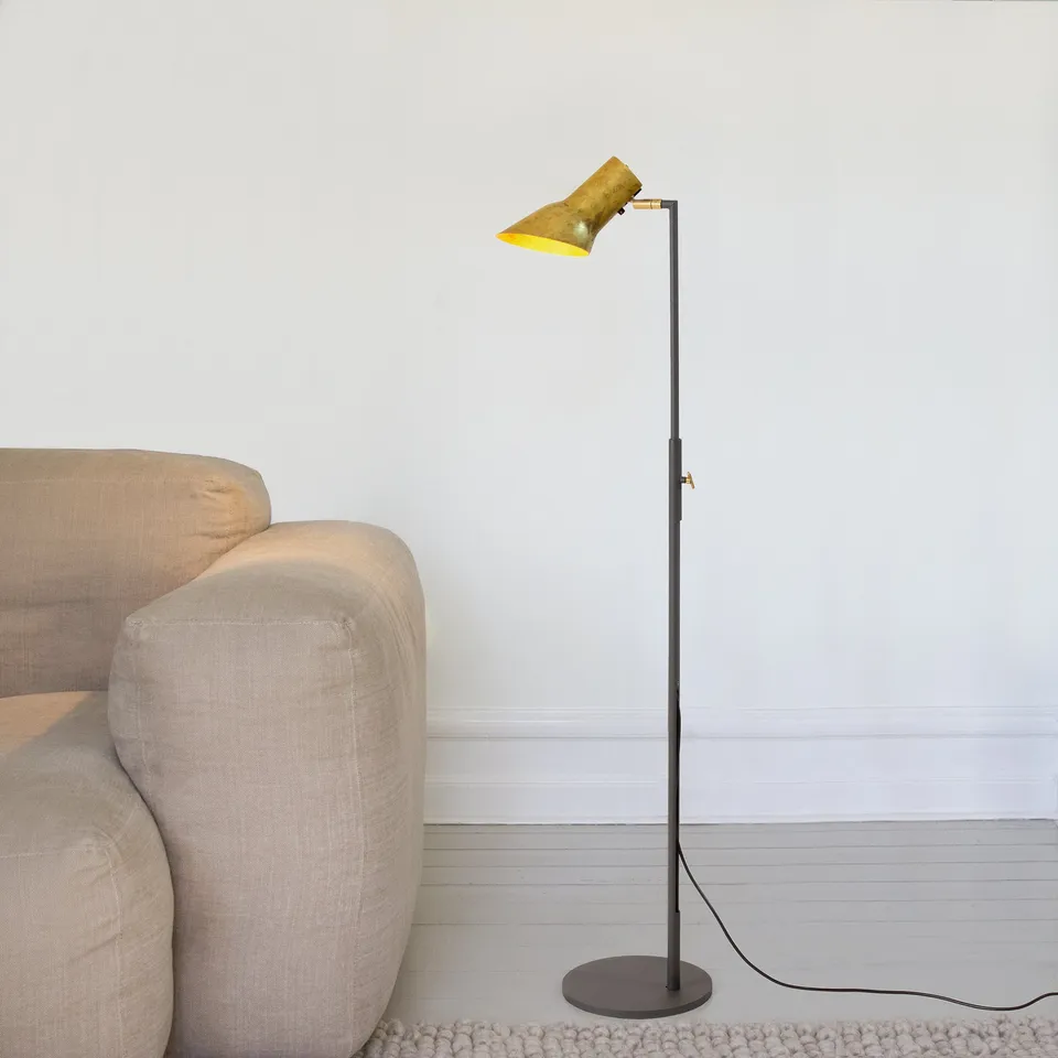 Zlamp Q10 gulvlampe mørkegrå stål leselampe