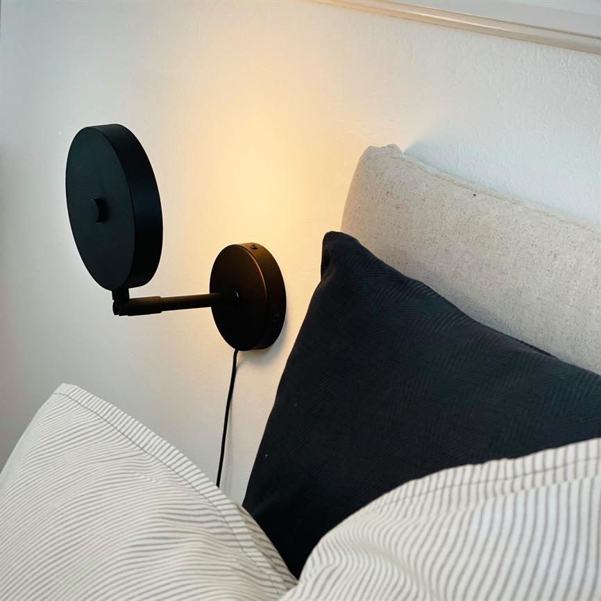 Dyberg Larsen Starlight vegglampe sort dimbar