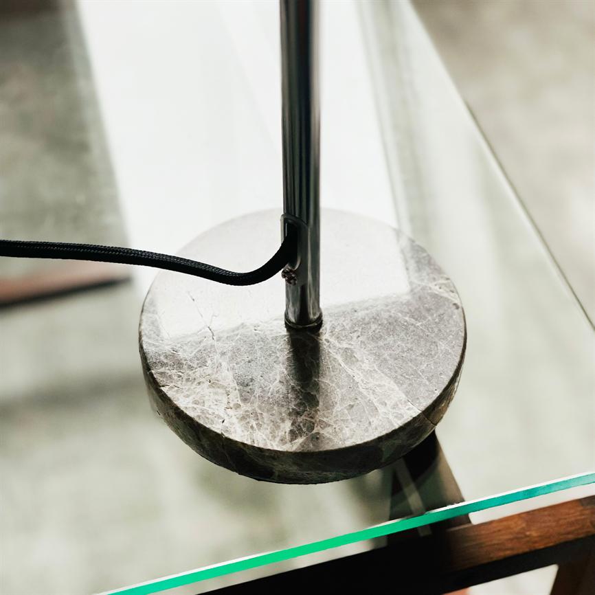 Dyberg Larsen Stockholm bordlampe krom marmor