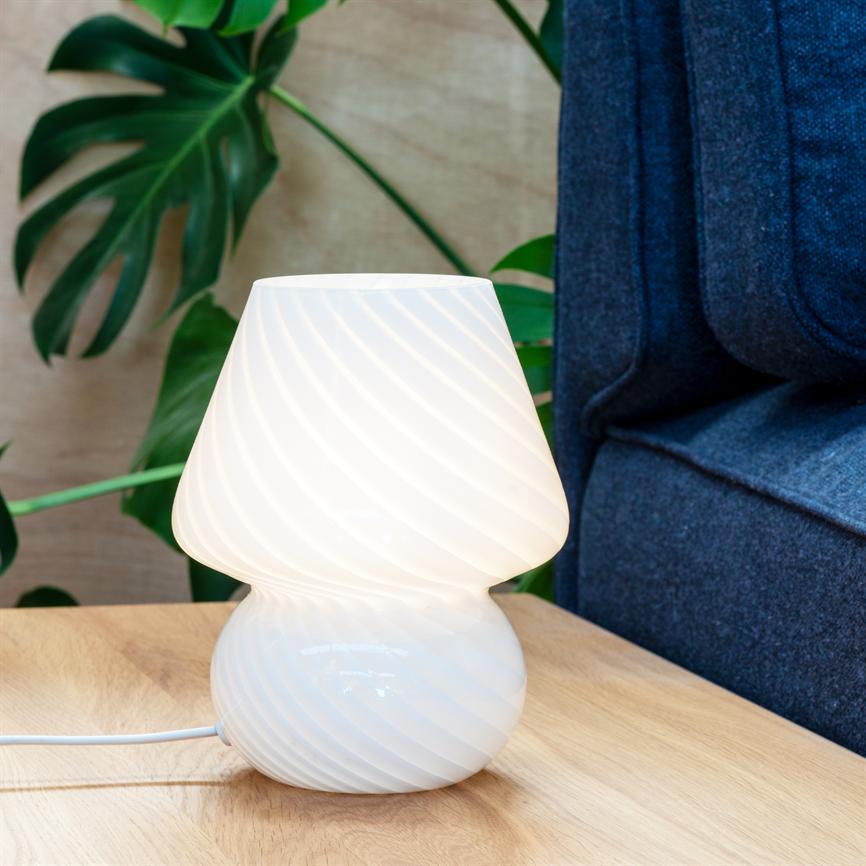 Dyberg Larsen Fanny bordlampe hvit glass