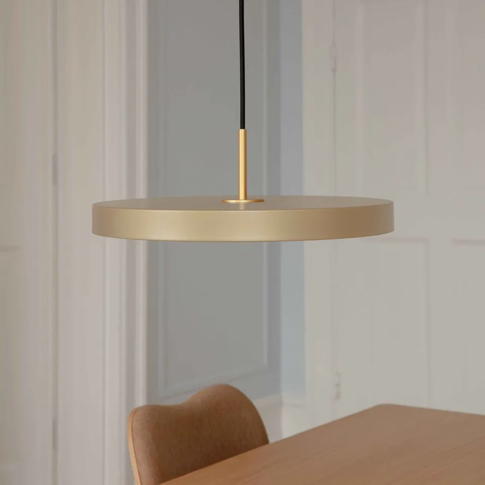 UMAGE Asteria pendellampe beige upcycled