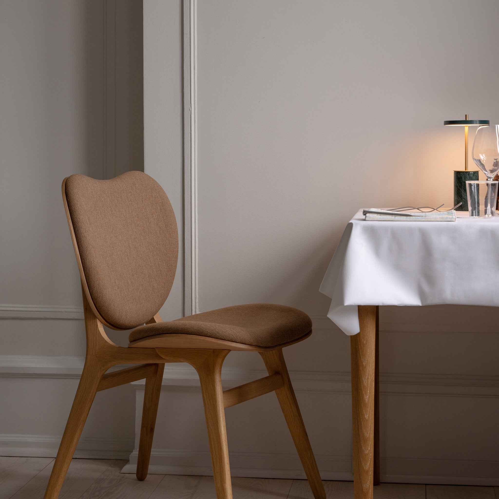 UMAGE A Conversation Piece spisestol eik beige